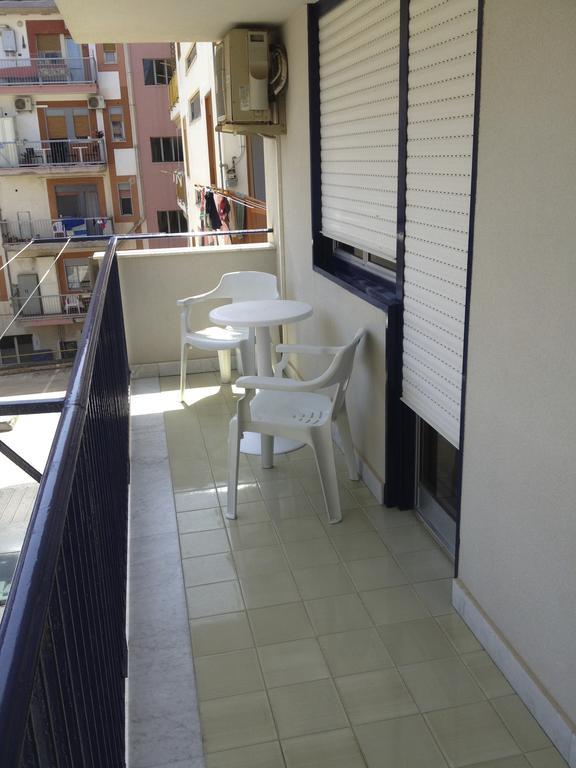 Sea Star Apartment Cefalu Ruang foto